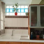 펜션 The Loft Beyond The Sea, 3 Storey Residence, 67 Mandilara *