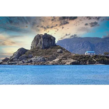 The Loft Beyond The Sea, 3 Storey Residence, 67 Mandilara Casa de Férias *