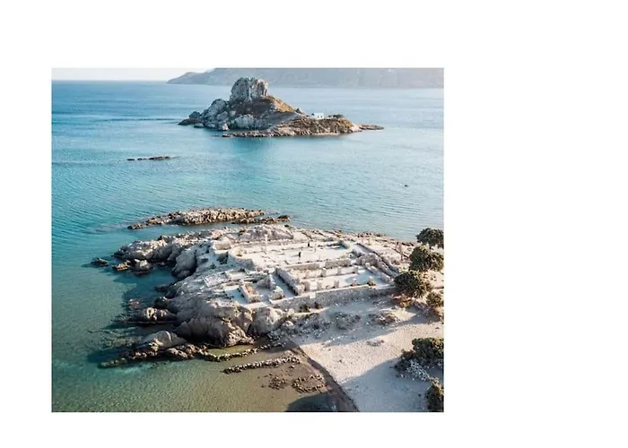 Prázdninový dům The Loft Beyond The Sea, 3 Storey Residence, 67 Mandilara