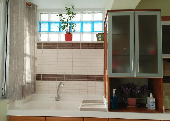 Prázdninový dům The Loft Beyond The Sea, 3 Storey Residence, 67 Mandilara *