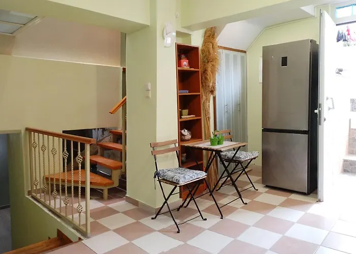 Prázdninový dům The Loft Beyond The Sea, 3 Storey Residence, 67 Mandilara